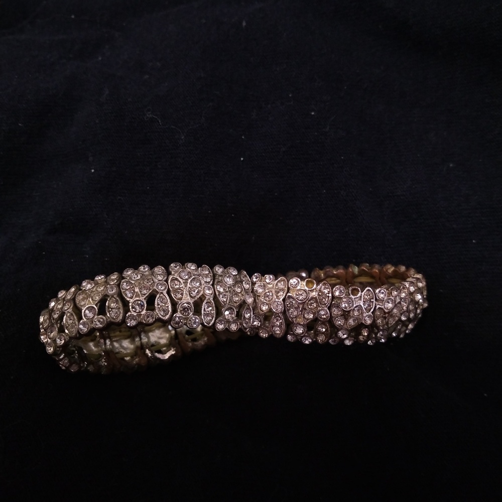 Rhinestone stretch bracelet - vintage bling!